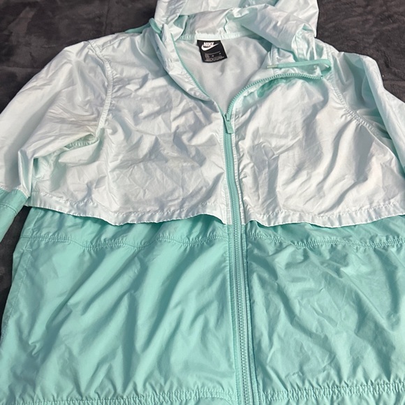 Nike Light Green and White Jacket - Picture 4 of 4
